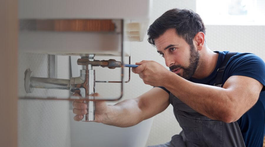 Water heater thermostat replacement in Dale, IN